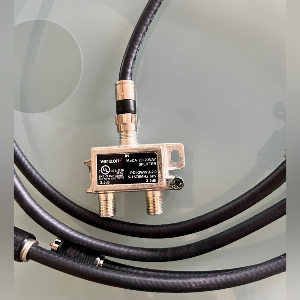 Set Of 2 Verizon Fios 2 Way Moca 2.0 Splitter PDI-2WWB-2.0 3.5Db w Coaxial Cords - Picture 2 of 8